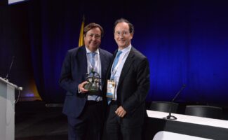 El Dr. Alfonso Arias Puente, reconocido con el Premio Castroviejo, uno de los mayores galardones de la Sociedad Española de Oftalmología