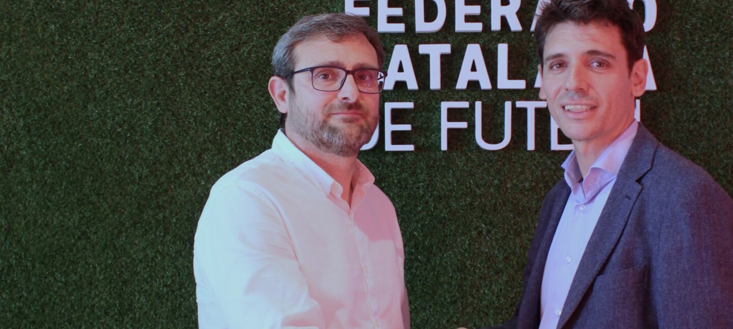 Vithas Lleida y la Federación Catalana de Fútbol firman un convenio para promover el deporte formativo