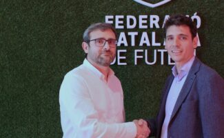 Vithas Lleida y la Federación Catalana de Fútbol firman un convenio para promover el deporte formativo