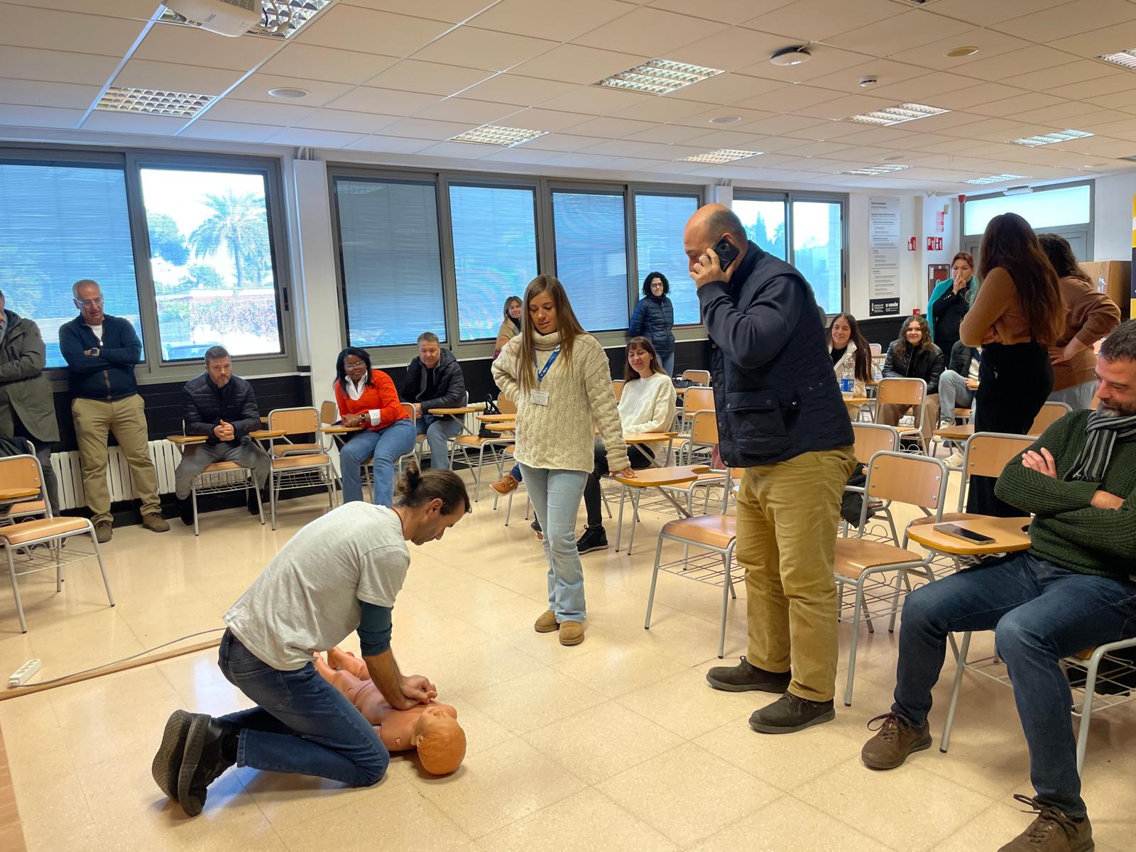 Vithas Castellón y Ashotur preparan a la hostelería y la restauración para situaciones de emergencia en estas Navidades