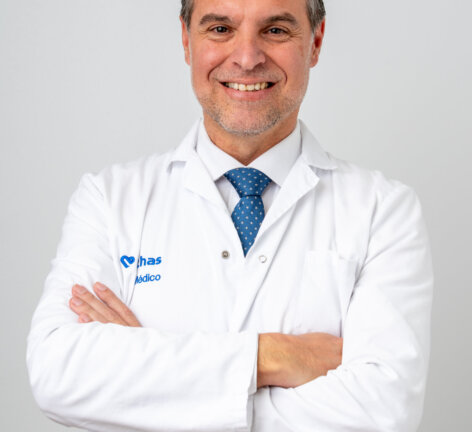 El Dr. Morales Portillo es especialista en Endocrinología y Nutrición del Hospital Vithas Sevilla,