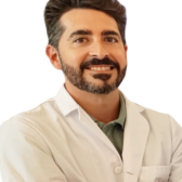 Dr. Héctor Morales, oftalmólogo Vithas Málaga