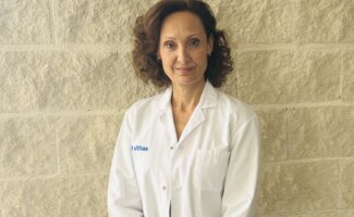 Experta de Vithas explica cuando la regurgitación en bebés puede ser una señal de un problema más grave