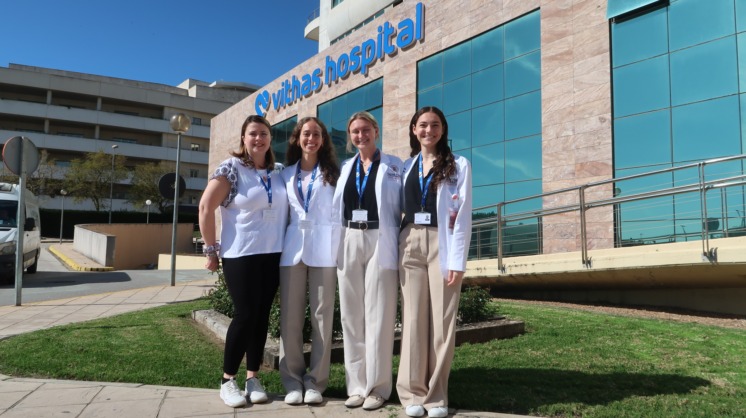 Vithas Sevilla acoge a 40 estudiantes internacionales para sus prácticas asistenciales