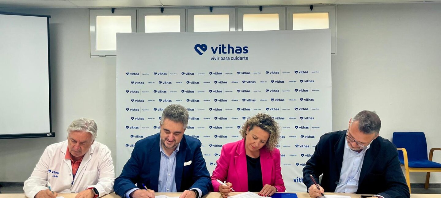 El Hospital Vithas Aguas Vivas y Guadalsalus firman una innovadora alianza para el tratamiento integral de salud mental y adicciones