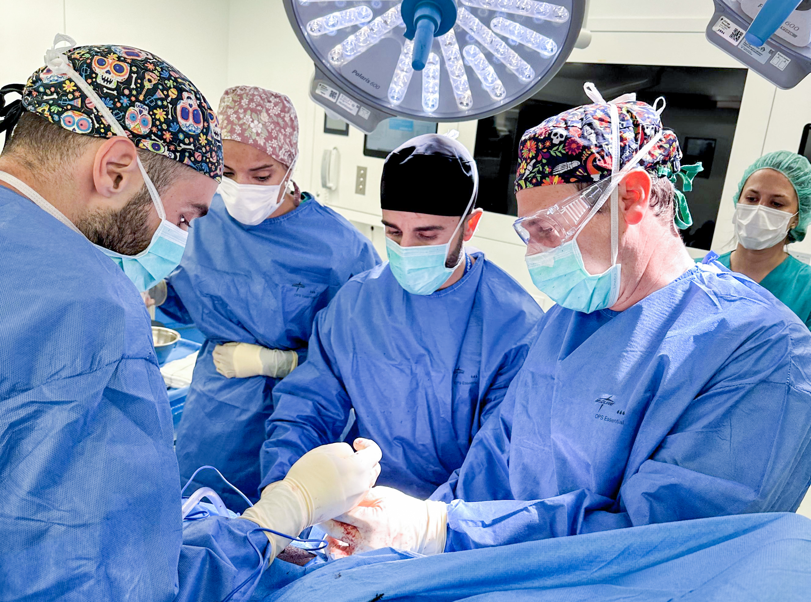 La operación de prótesis de cadera por vía anterior mejora el dolor, la movilidad y la calidad de vida en más del 90% de los pacientes intervenidos
