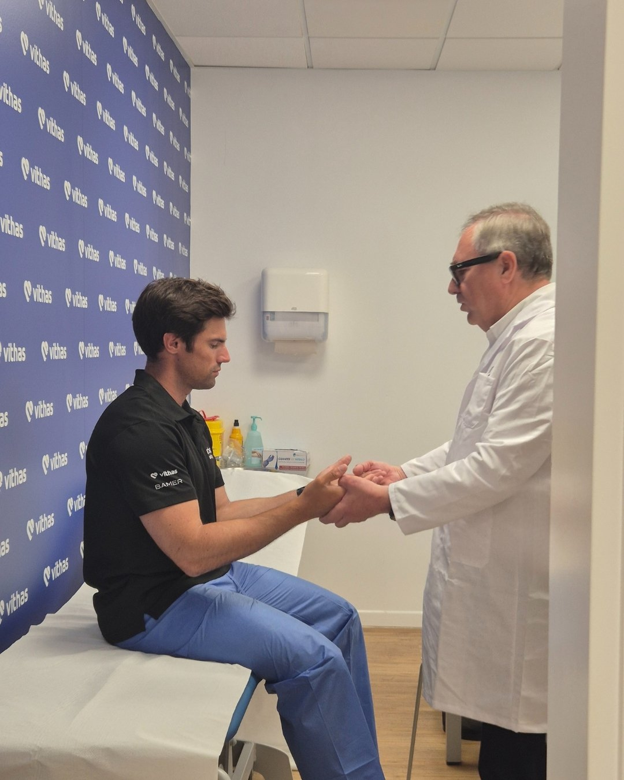 Vithas realiza los chequeos médicos del Urbania Sailing Team para afrontar el Circuito Mediterráneo de Vela