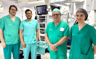 Especialistas en urología del Hospital Universitario Vithas Madrid Arturo Soria son acreditados para operar con robot Da Vinci