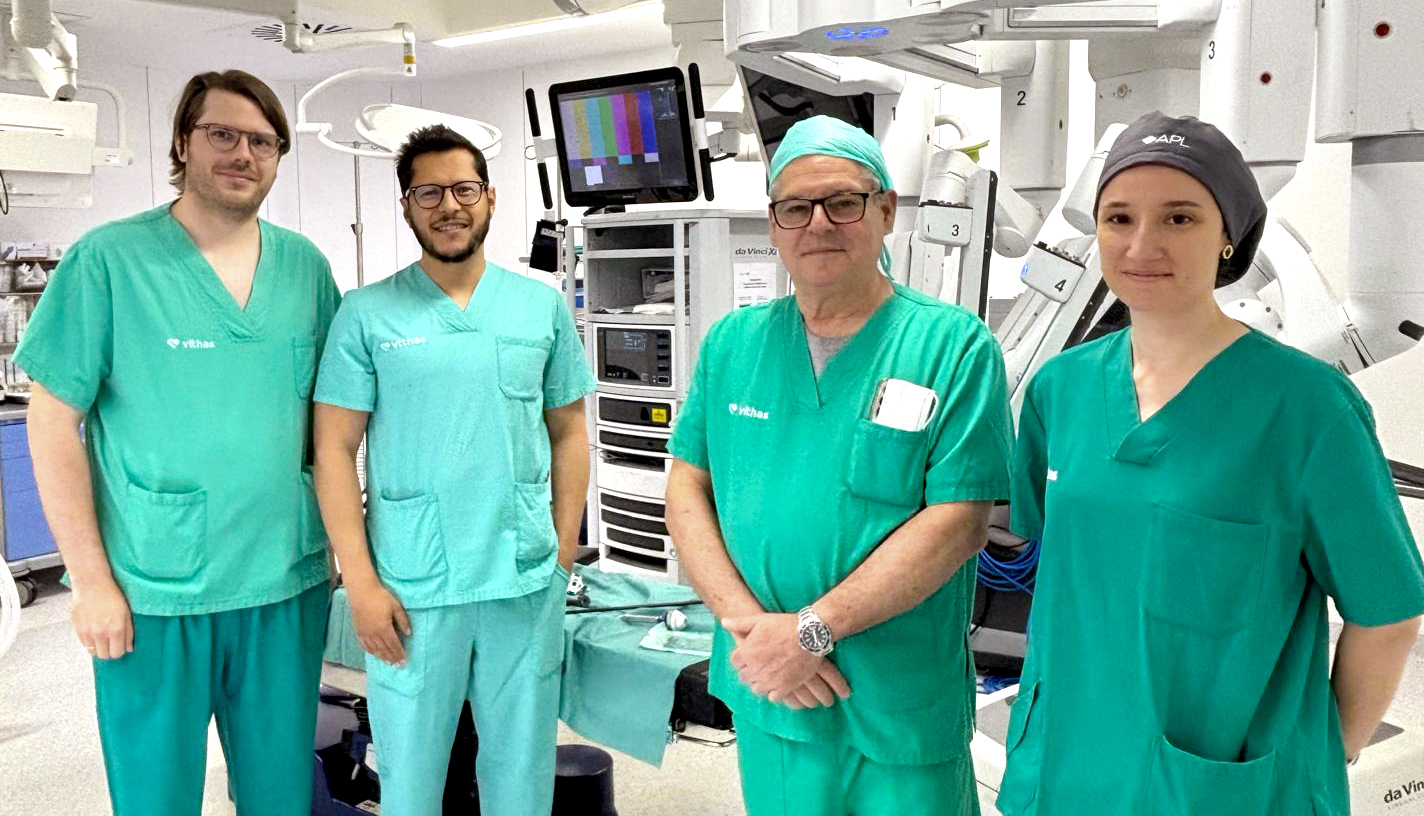 Especialistas en urología del Hospital Universitario Vithas Madrid Arturo Soria son acreditados para operar con robot Da Vinci