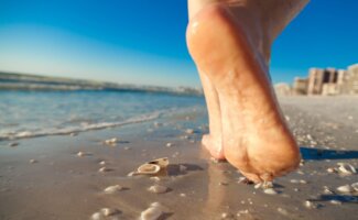 Pies en verano: cómo cuidarlos tras 10 meses ocultos