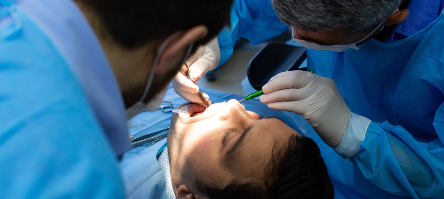 Post-operatorio en cirugía maxilofacial: Claves para una recuperación óptima