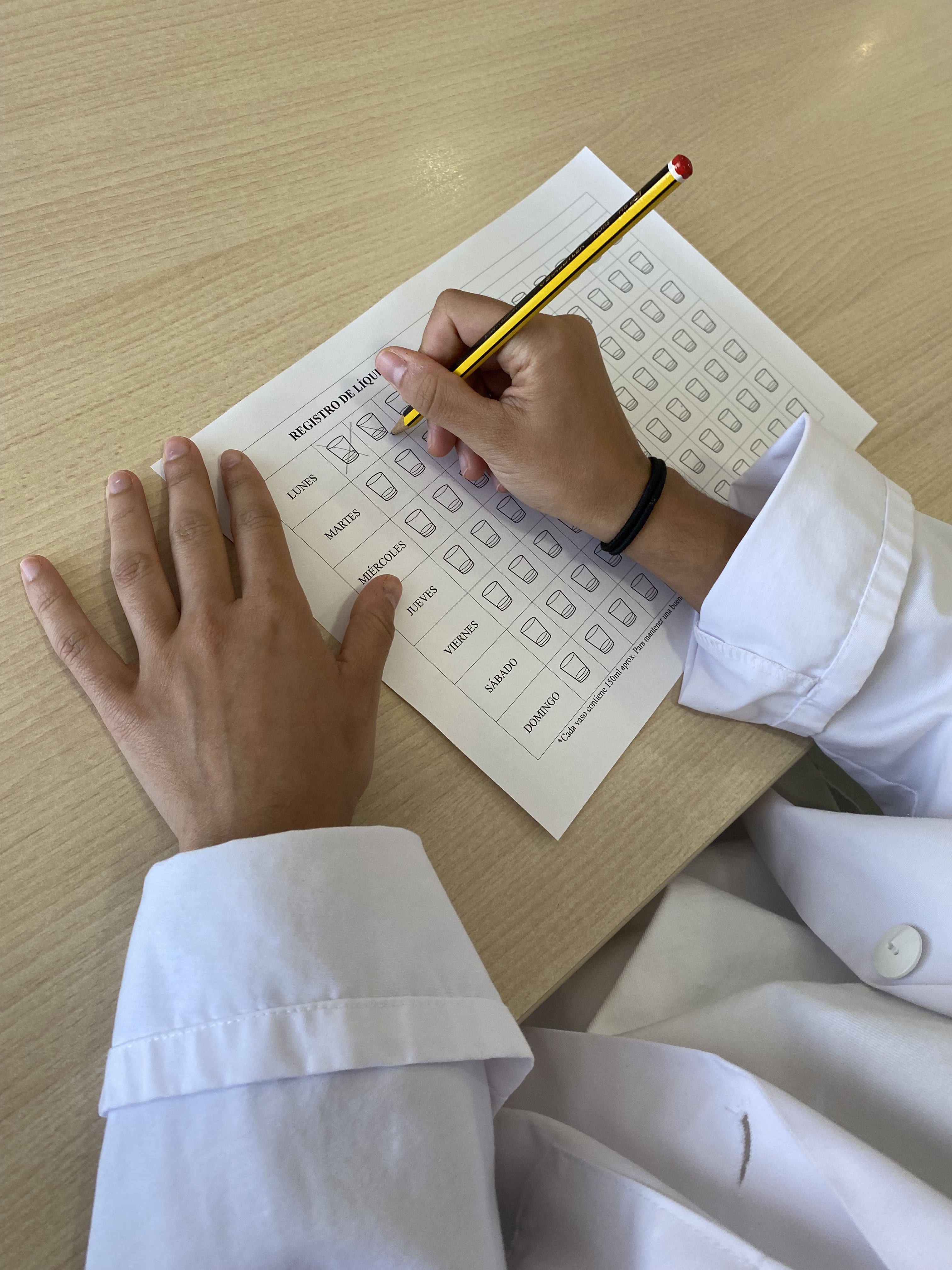 Expertos de Vithas Vigo advierten de que la deshidratación afecta a la memoria, la atención y la coordinación, especialmente en personas con daño cerebral