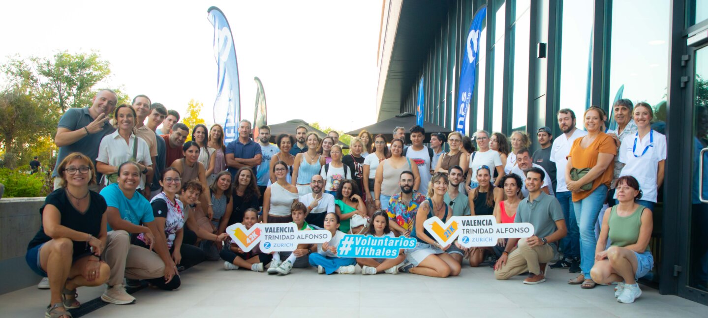 Vithas forma en RCP al voluntariado del Medio Maratón y Maratón Valencia Trinidad Alfonso Zurich 2025