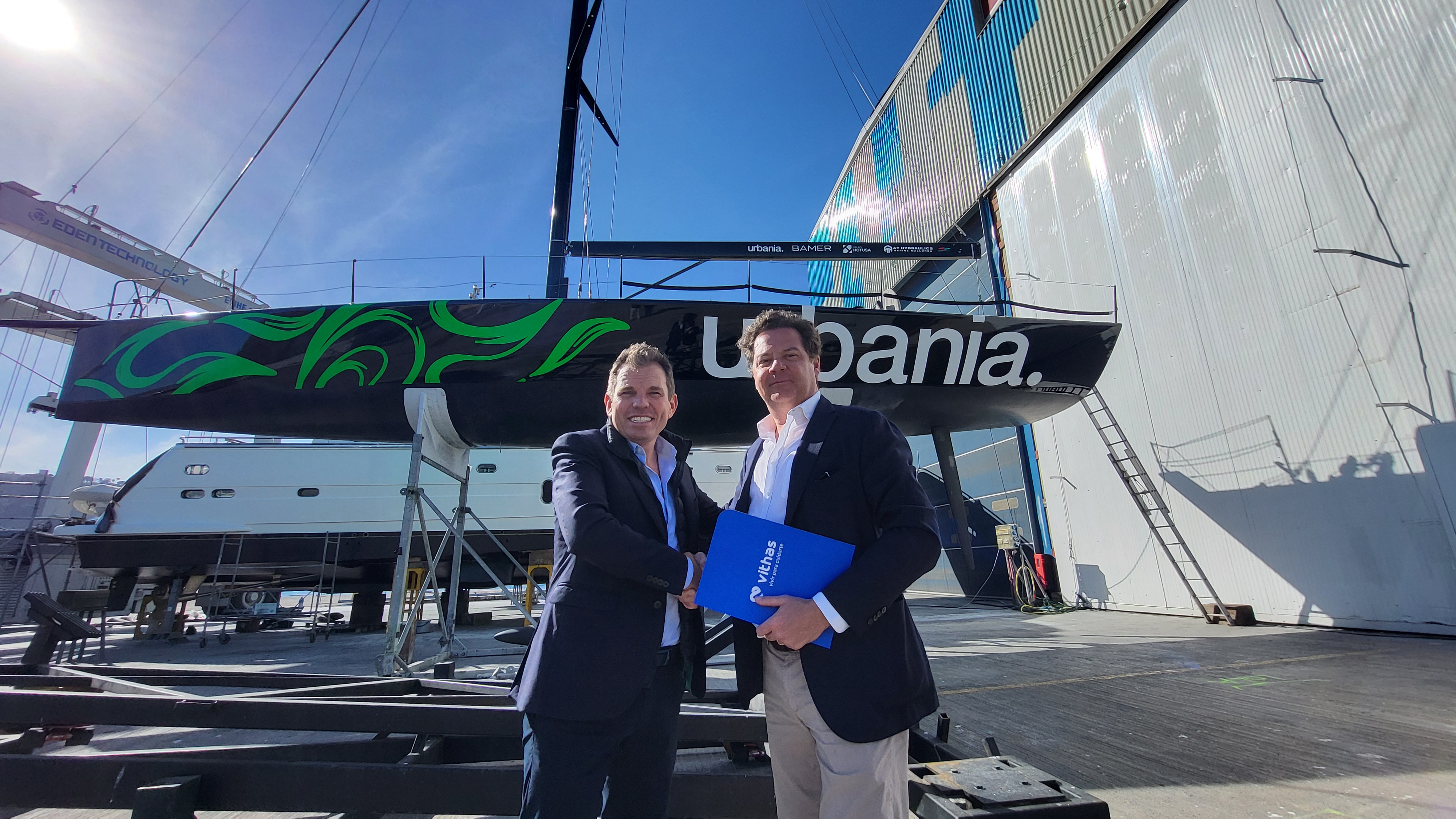 Vithas, patrocinador de l'Urbania Sailing Team durant la sisena edició del Circuit Mediterrani de Vela