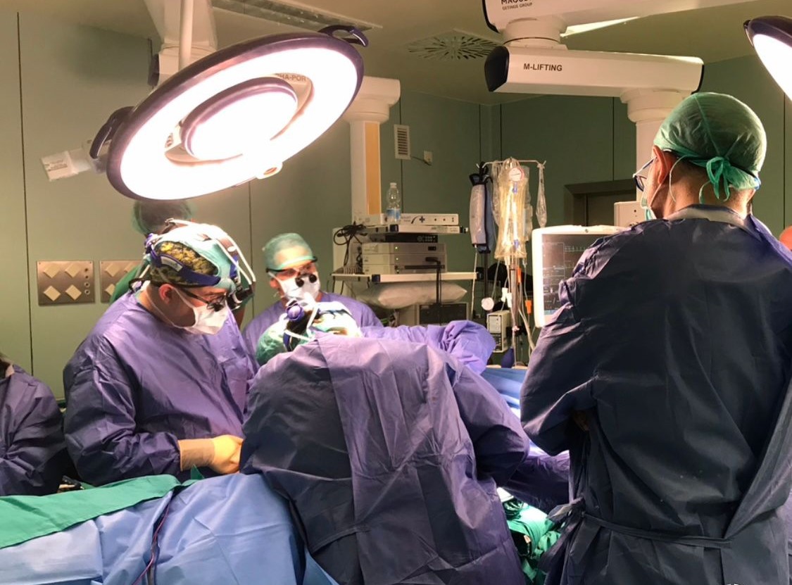 Vithas Valencia Consuelo, único hospital privado de la C. Valenciana que realiza una compleja cirugía de cáncer de esófago que combina toracoscopia y laparoscopia