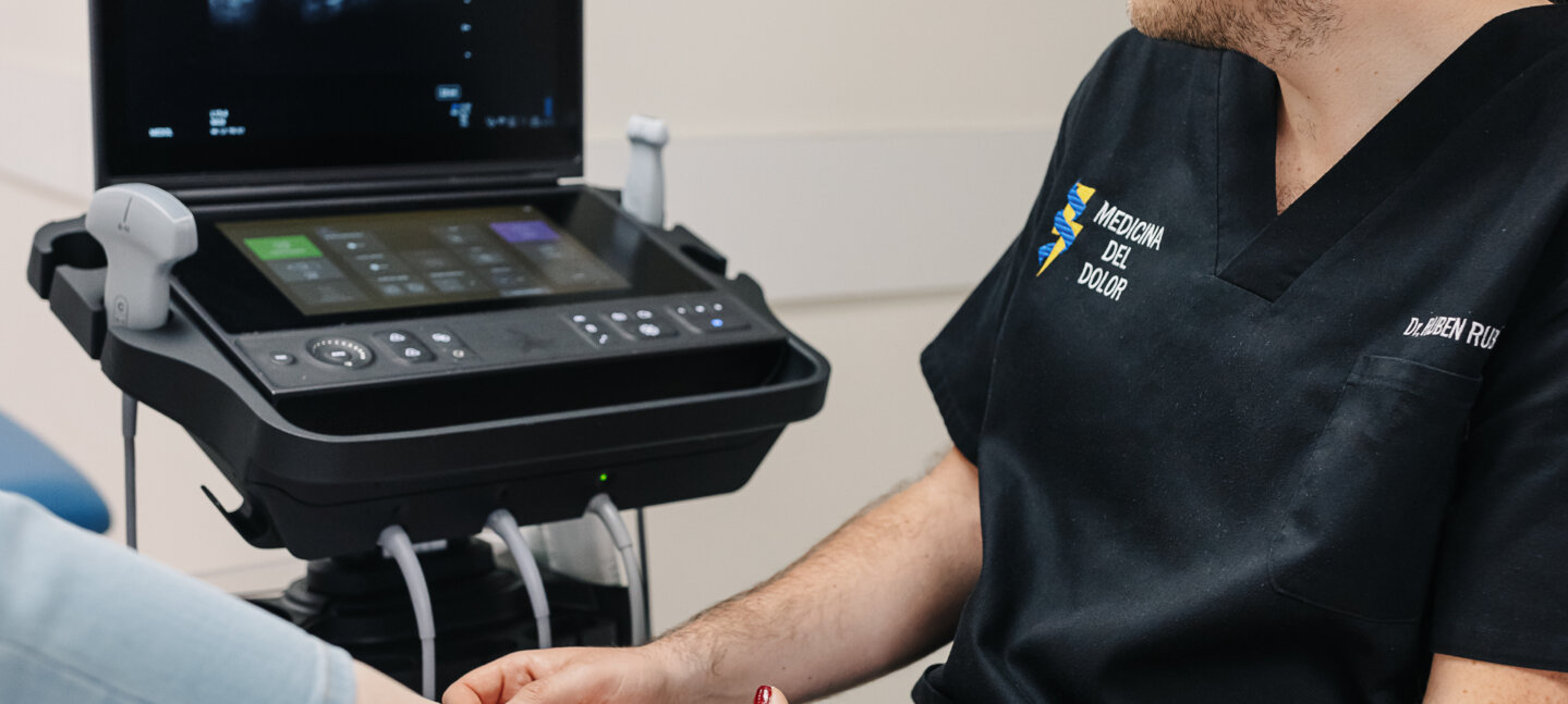 La Unidad del Dolor de Vithas Valencia aplica un tratamiento efectivo con radiofrecuencia para el dolor lumbar por artrosis