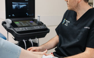 La Unidad del Dolor de Vithas Valencia aplica un tratamiento efectivo con radiofrecuencia para el dolor lumbar por artrosis La Unidad del Dolor de Vithas Valencia aplica un tratamiento efectivo con radiofrecuencia para el dolor lumbar por artrosis