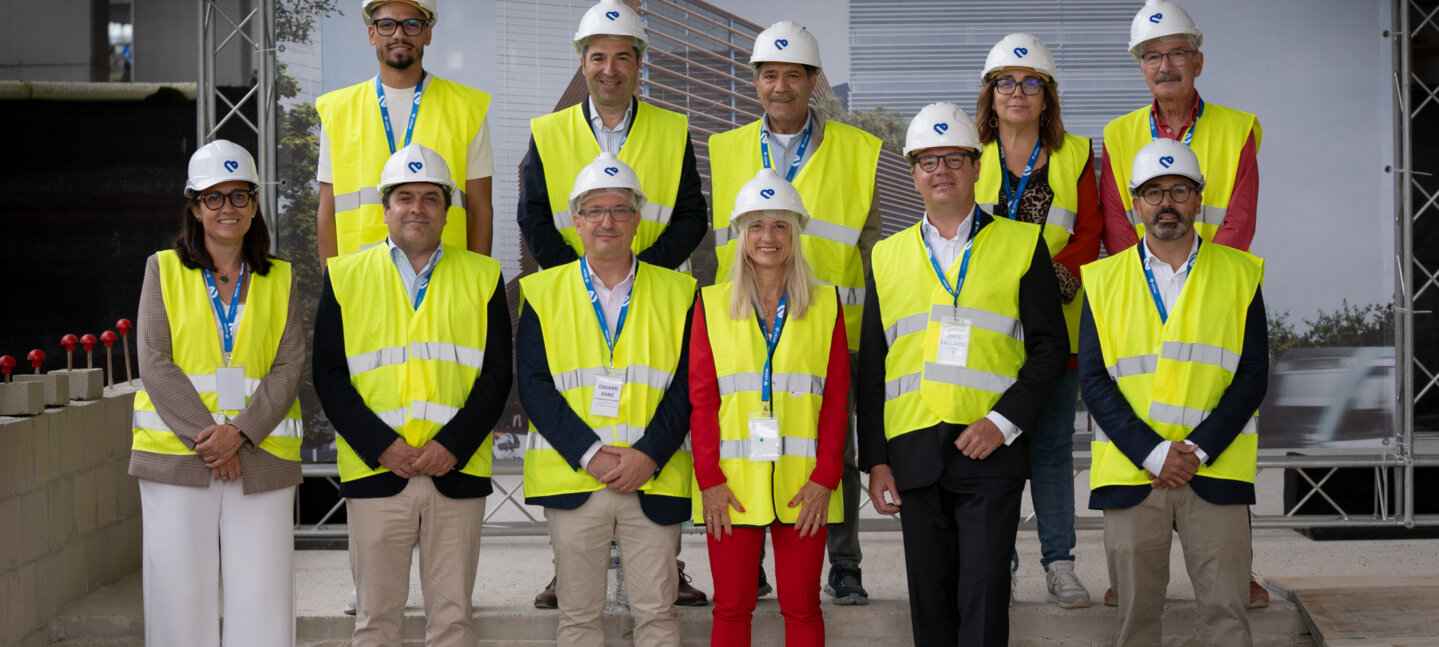 Autoritats i empreses de Barcelona i Catalunya visiten les obres del futur Hospital Vithas a Esplugues de Llobregat