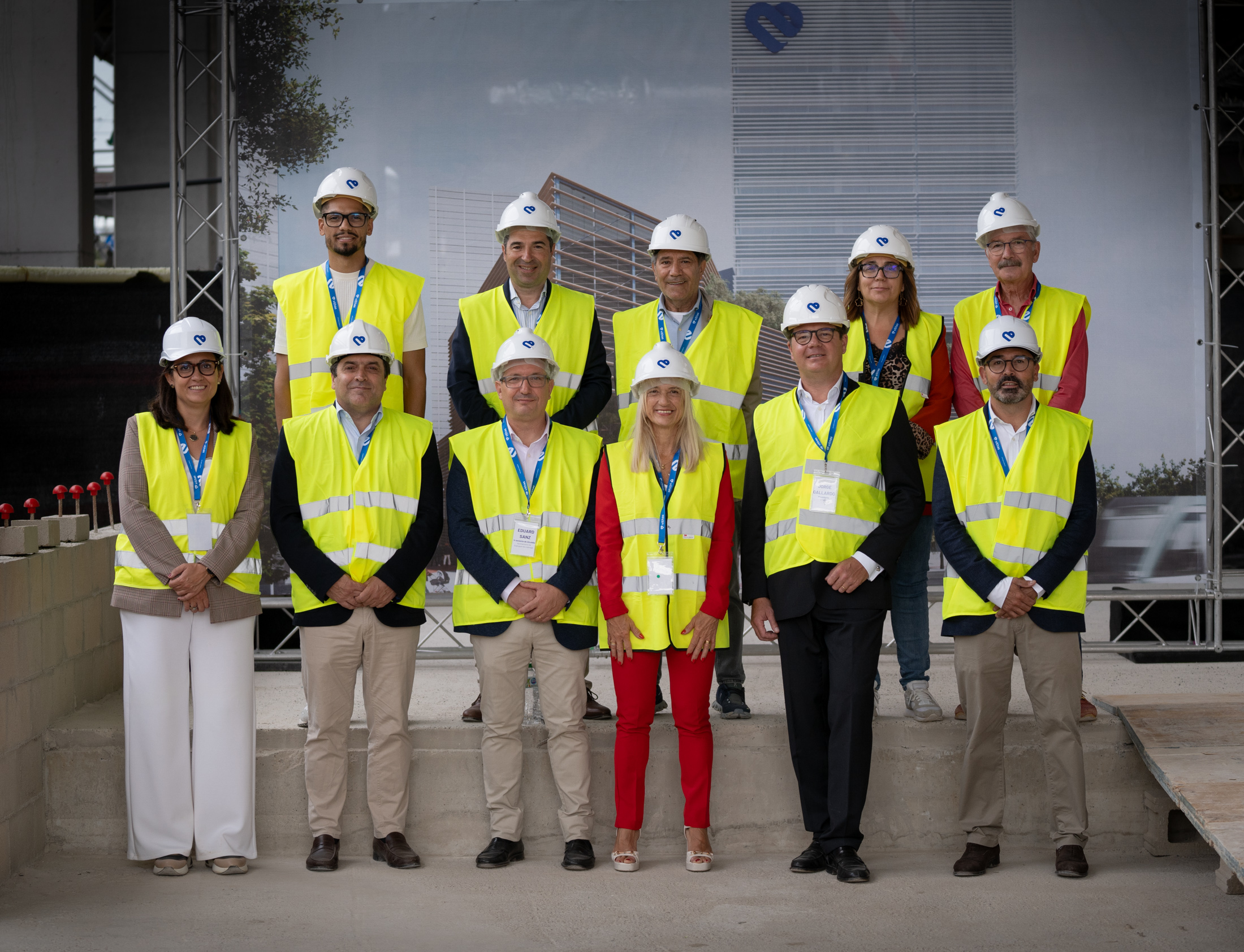 Autoritats i empreses de Barcelona i Catalunya visiten les obres del futur Hospital Vithas a Esplugues de Llobregat