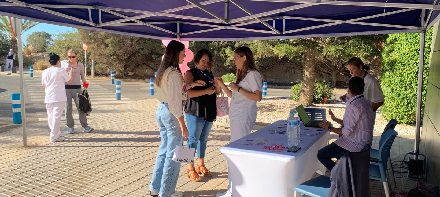 El Hospital Vithas Almería organiza una jornada especial por el Día Mundial Contra el Cáncer de Mama