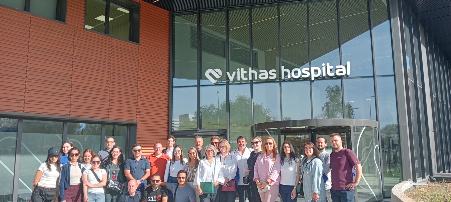 Profesionales internacionales visitan el Hospital Vithas Valencia Turia como referente de arquitectura hospitalaria sostenible