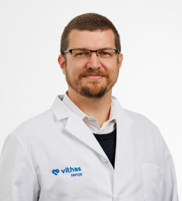 Dr. Vicéns Morton, Andrew