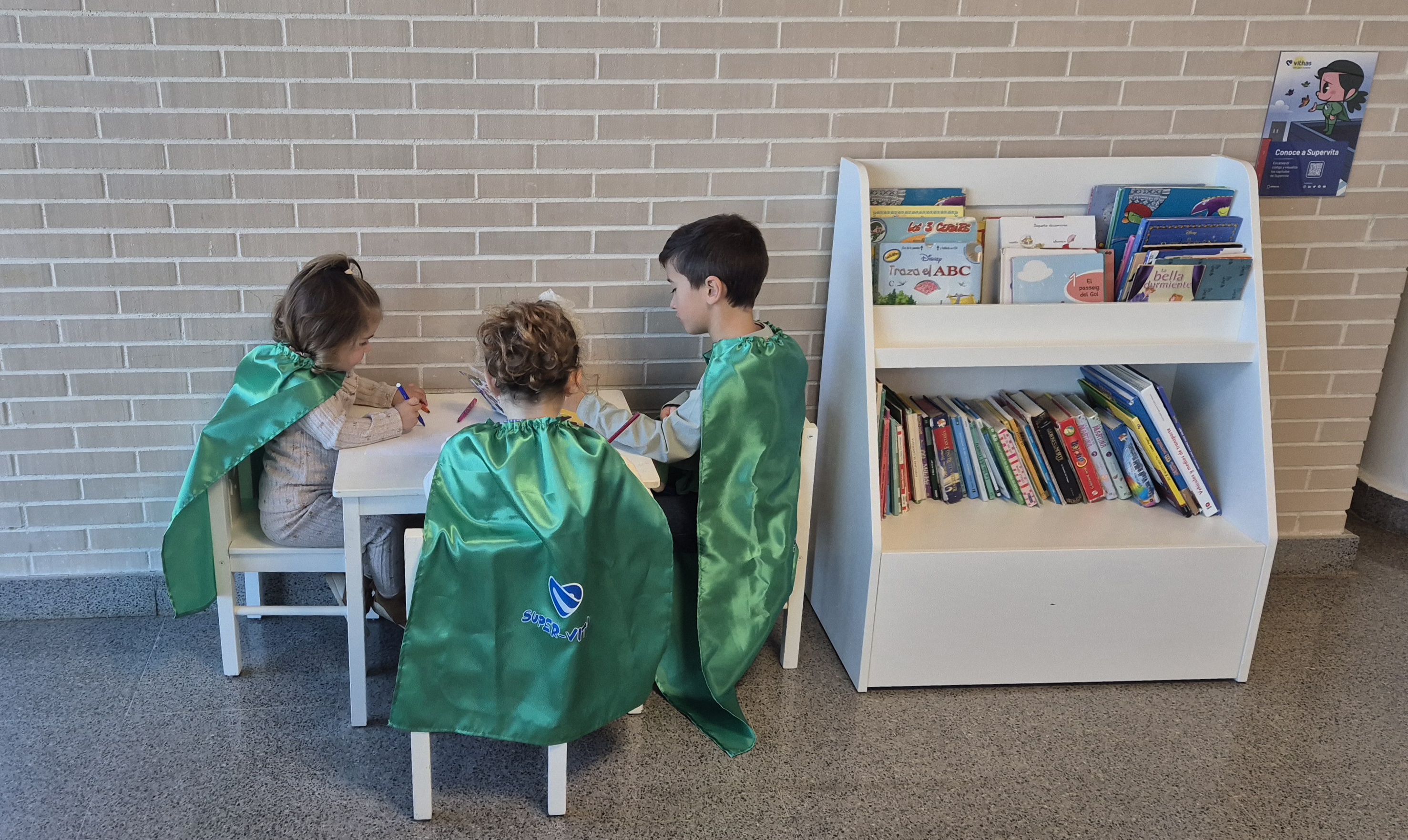 El Hospital Vithas Castellón incorpora las “Capas de Supervita” para acompañar a los más pequeños en los momentos difíciles