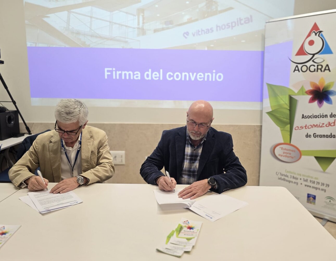 Hospital Vithas Granada y AOGRA se unen para mejorar la atención y el acompañamiento a personas ostomizadas