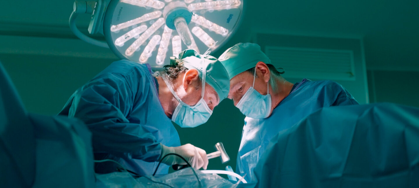 El Hospital Universitario Vithas Madrid La Milagrosa presenta un documental sobre el equipo de neurocirugía del Dr. De la Torre El Hospital Universitario Vithas Madrid La Milagrosa presenta un documental sobre el equipo de neurocirugía del Dr. De la Torre