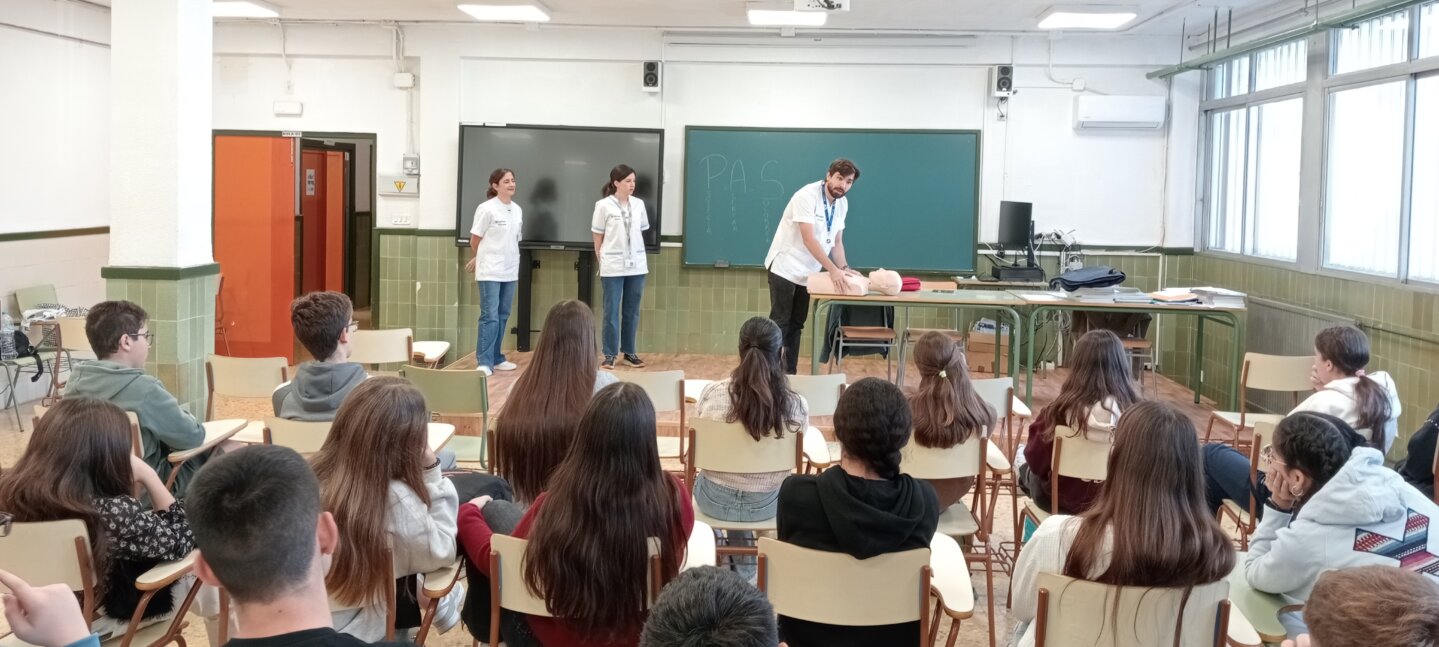 El Hospital Vithas Valencia Turia forma a 600 estudiantes del IES Campanar en técnicas de reanimación cardiopulmonar