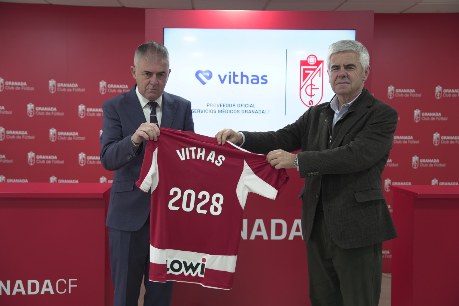 Vithas se convierte en proveedor médico oficial del Granada C.F. durante tres temporadas