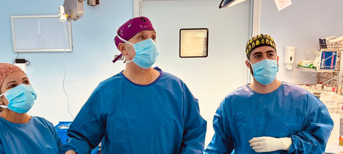 Vithas Almería, único hospital de Andalucía oriental y uno de los pocos de España en realizar cirugía de tiroides sin cicatriz visible