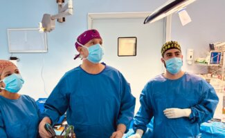 Vithas Almería, único hospital de Andalucía oriental y uno de los pocos de España en realizar cirugía de tiroides sin cicatriz visible