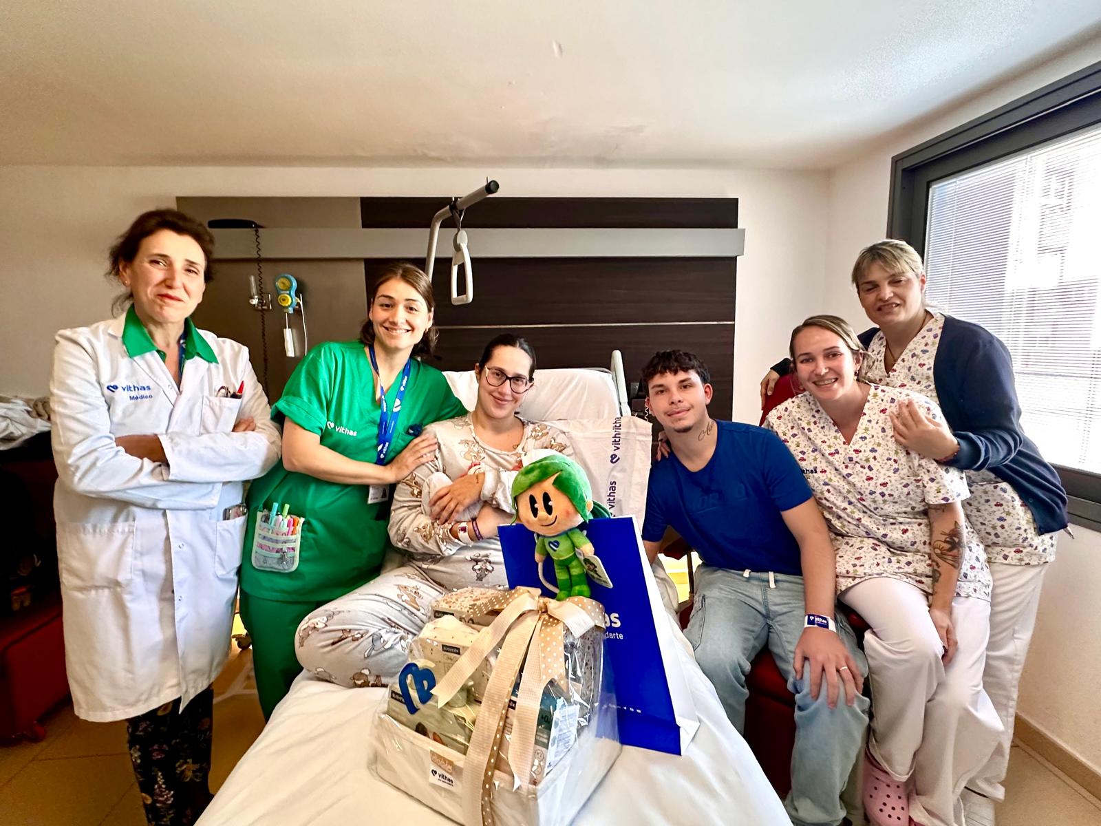 Vithas Las Palmas recibe a Aisha Sosa, su primer bebé en 2026