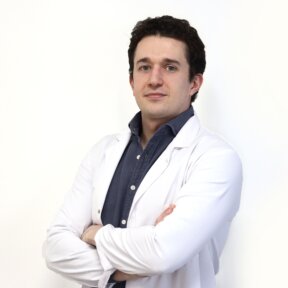 CABALLERO PEDRERO, PABLO Dr. Pablo Caballero Pedrero, especialista en Cirugía Oral y Maxilofacial en el Hospital Universitario Vithas Madrid La Milagrosa