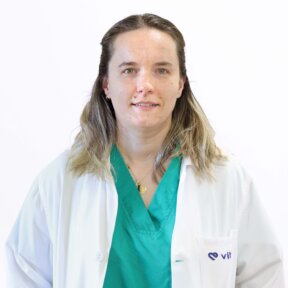 Doctora Emilia Montoro Serrano, especialista en Cirugía Oral y Maxilofacial de Vithas Madrid La Milagrosa
