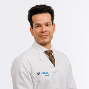 Dr. Víctor Albarrán Artahona