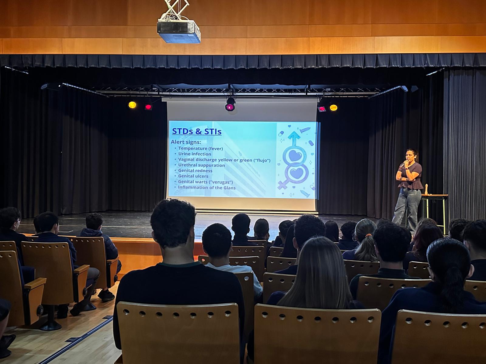 Vithas Las Palmas forma en educación sexual a escolares del Canterbury    