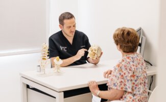 La radiofrecuencia mejora el dolor cervical y lumbar por artrosis y devuelve calidad de vida a pacientes en Vithas Valencia La radiofrecuencia mejora el dolor cervical y lumbar por artrosis y devuelve calidad de vida a pacientes en Vithas Valencia