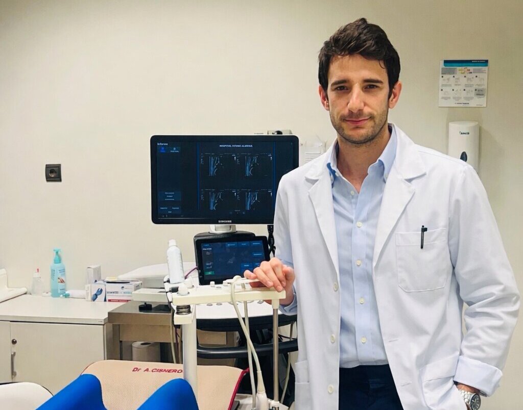 El Hospital Vithas Almería impulsa la detección precoz de la displasia de cadera en recién nacidos