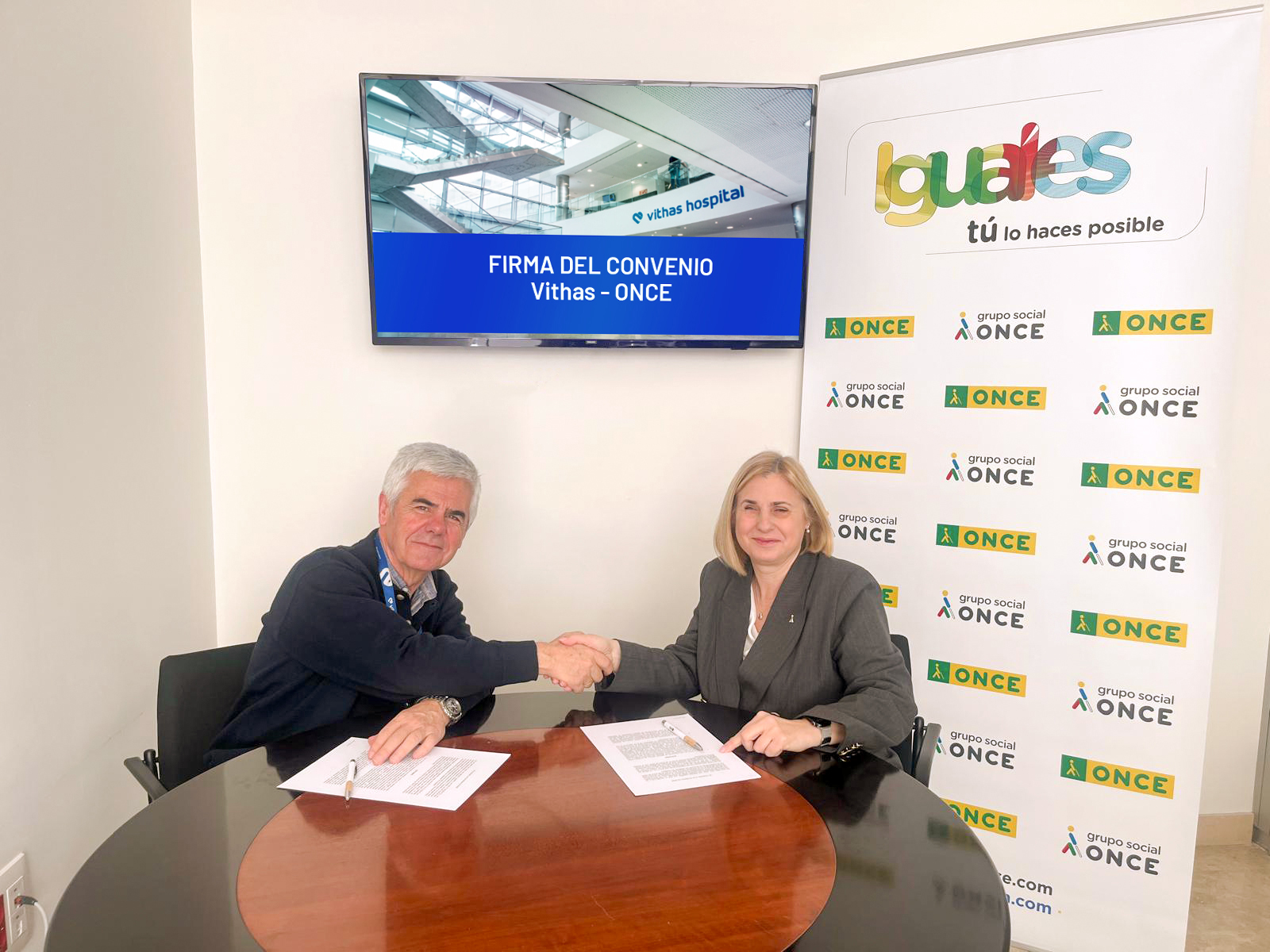 El Hospital Vithas Granada y la ONCE refuerzan su compromiso con la inclusión y la accesibilidad