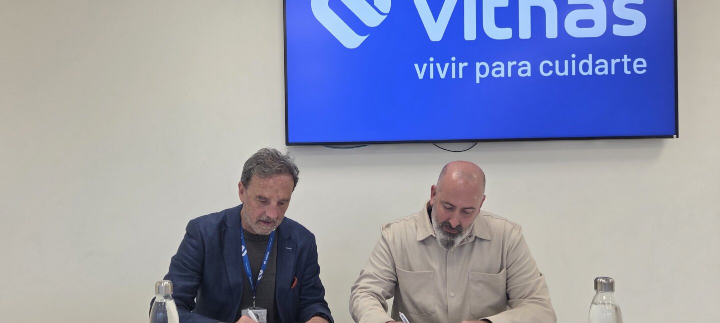 Vithas Valencia Turia y la Falla Turianova firman un acuerdo de colaboración para impulsar la vida social y comunitaria del barrio 