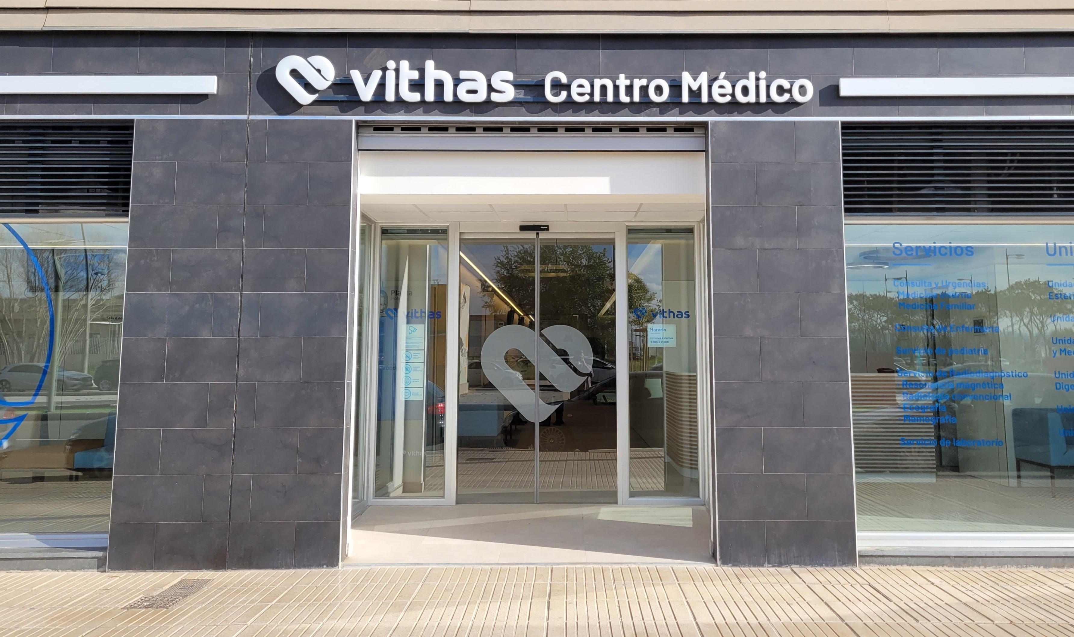 El Centro Médico Vithas Alzira cumple su cuarto aniversario ofreciendo una atención sanitaria integral, cercana y resolutiva