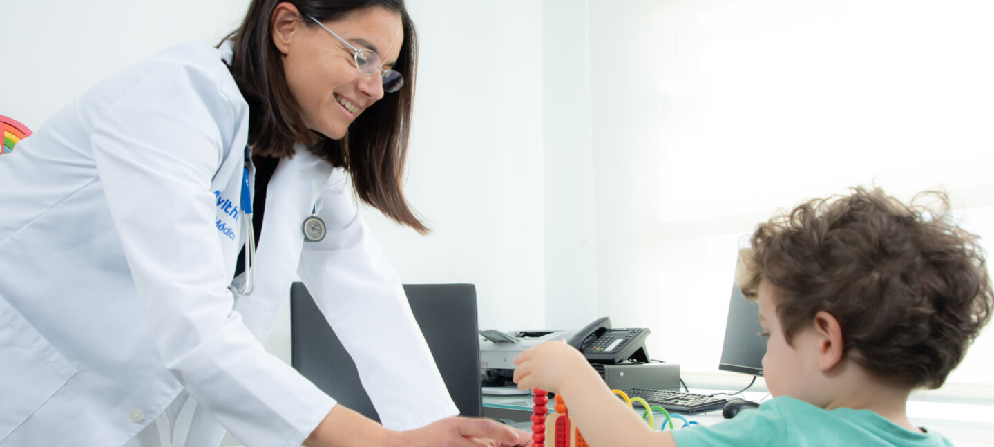 El Hospital Vithas Medimar lanza nuevas Vithas Aula Salud para padres sobre diagnóstico prenatal