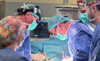 El Hospital Vithas Xanit Internacional celebra 20 años de su apertura y de su primera cirugía cardíaca con una jornada conmemorativa El Hospital Vithas Xanit Internacional celebra 20 años de su apertura y de su primera cirugía cardíaca con una jornada conmemorativa