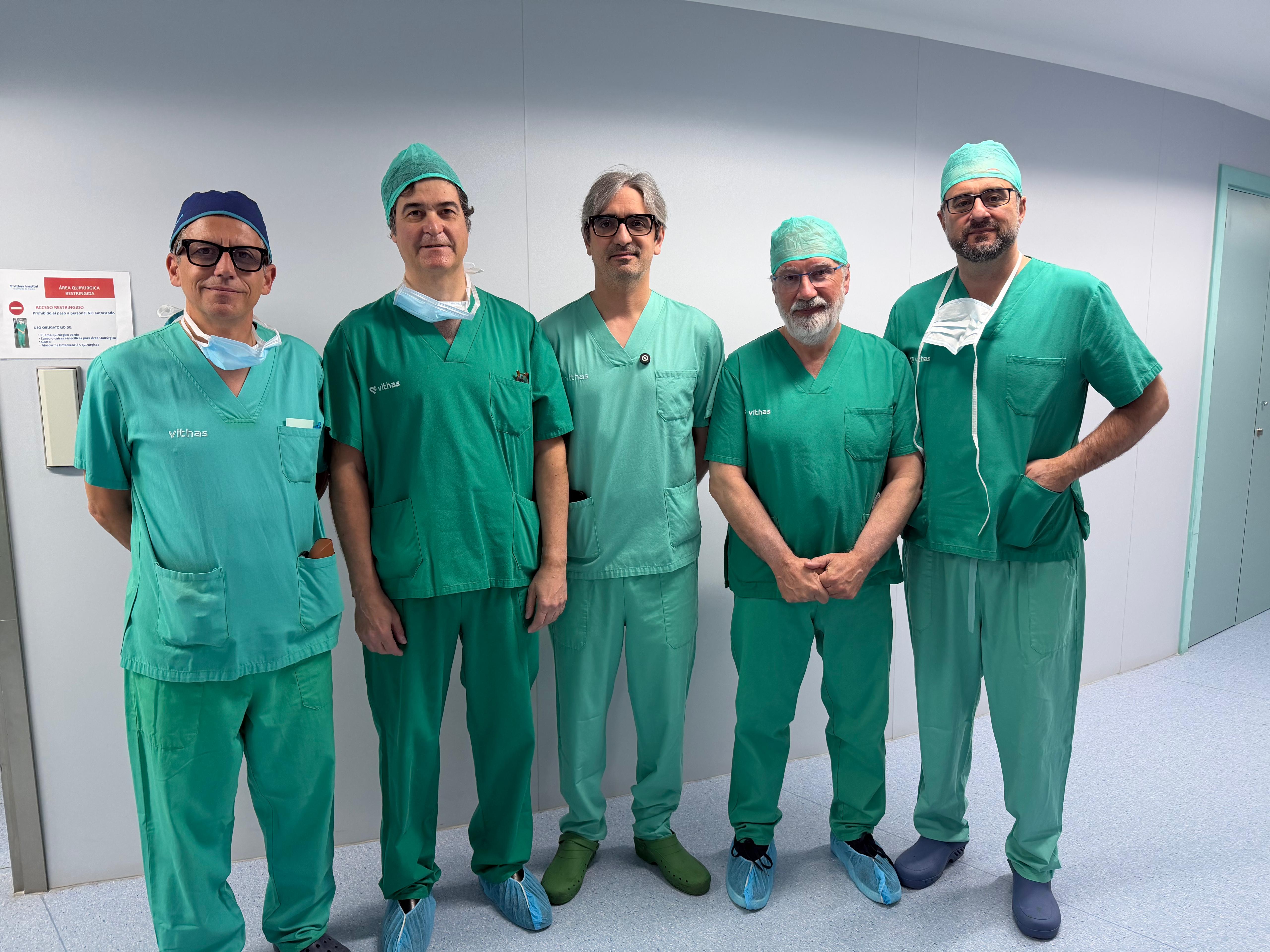 El Dr. Diego González Rivas lidera en Vithas Madrid Aravaca la extirpación de un tumor gigante de 1,3 kilos con 40 años de evolución