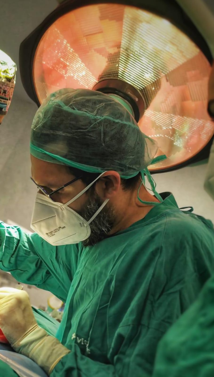 El Hospital Vithas Valencia Consuelo introduce una técnica pionera sin incisiones para el tratamiento de la estenosis uretral