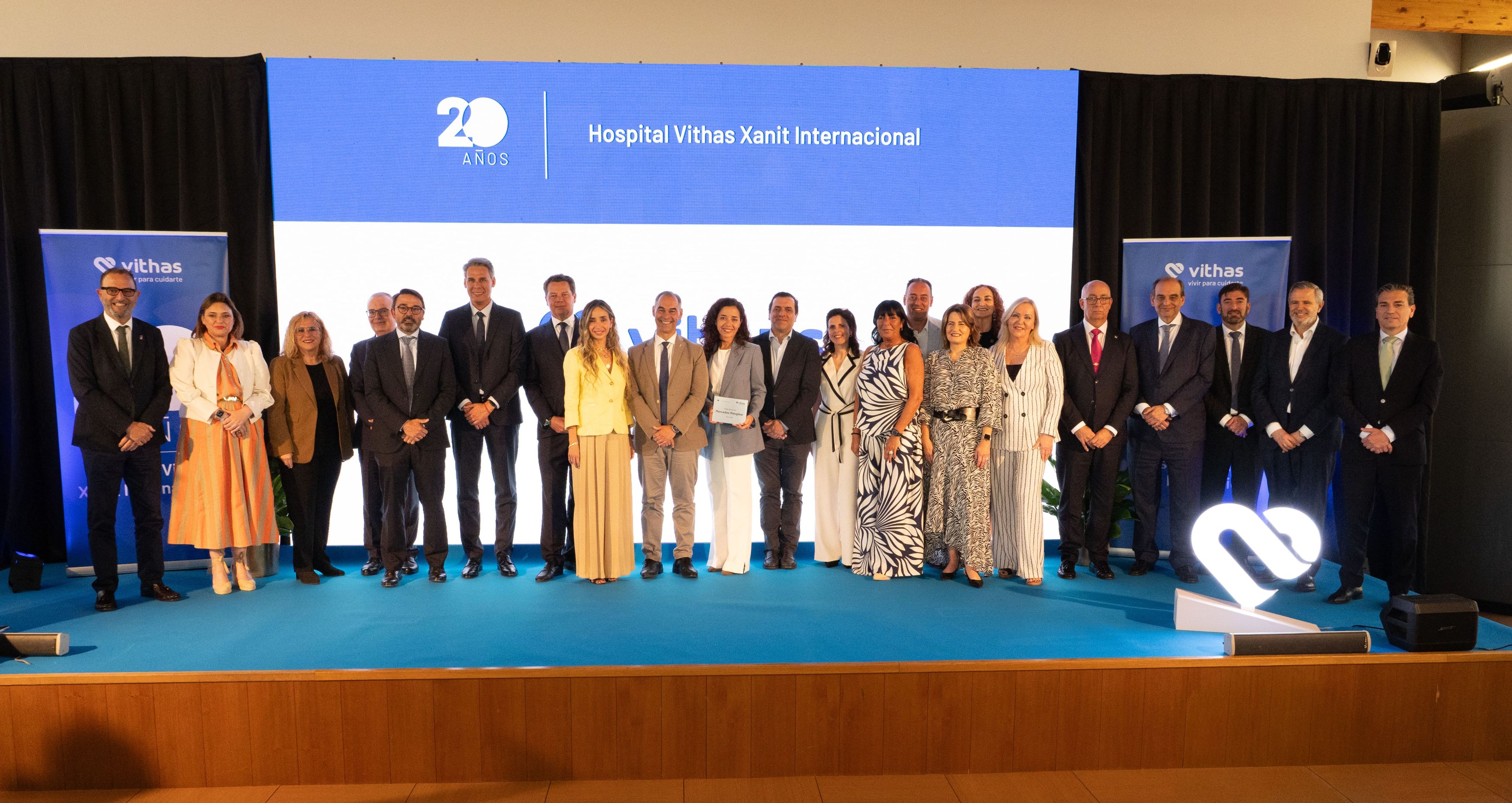 Más de 250 representantes de instituciones públicas y privadas celebran el 20º aniversario del Hospital Vithas Xanit Internacional