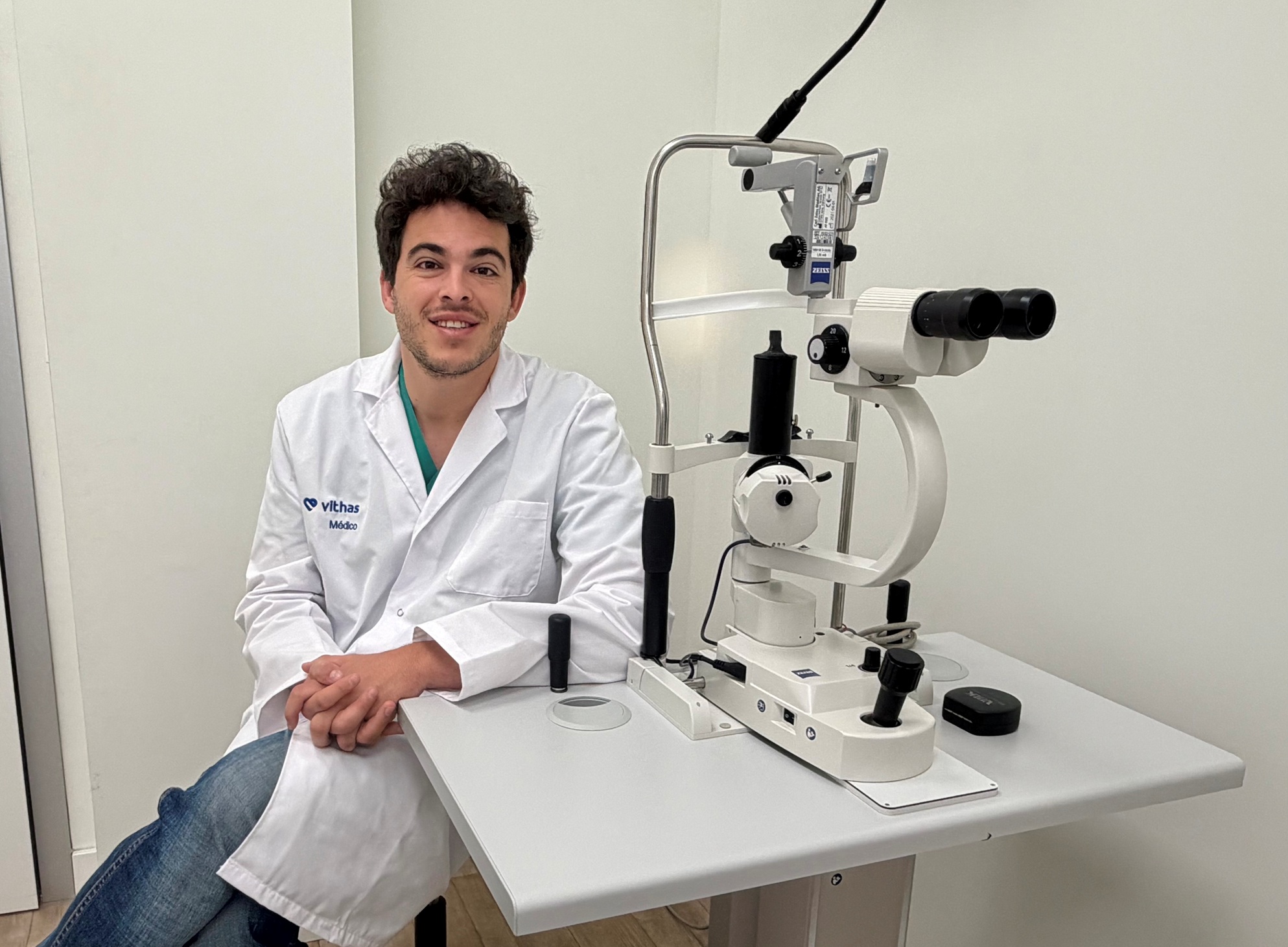El Servicio de Oftalmología de Vithas Málaga incorpora un láser de CO₂ para el tratamiento específico de párpados y contorno ocular