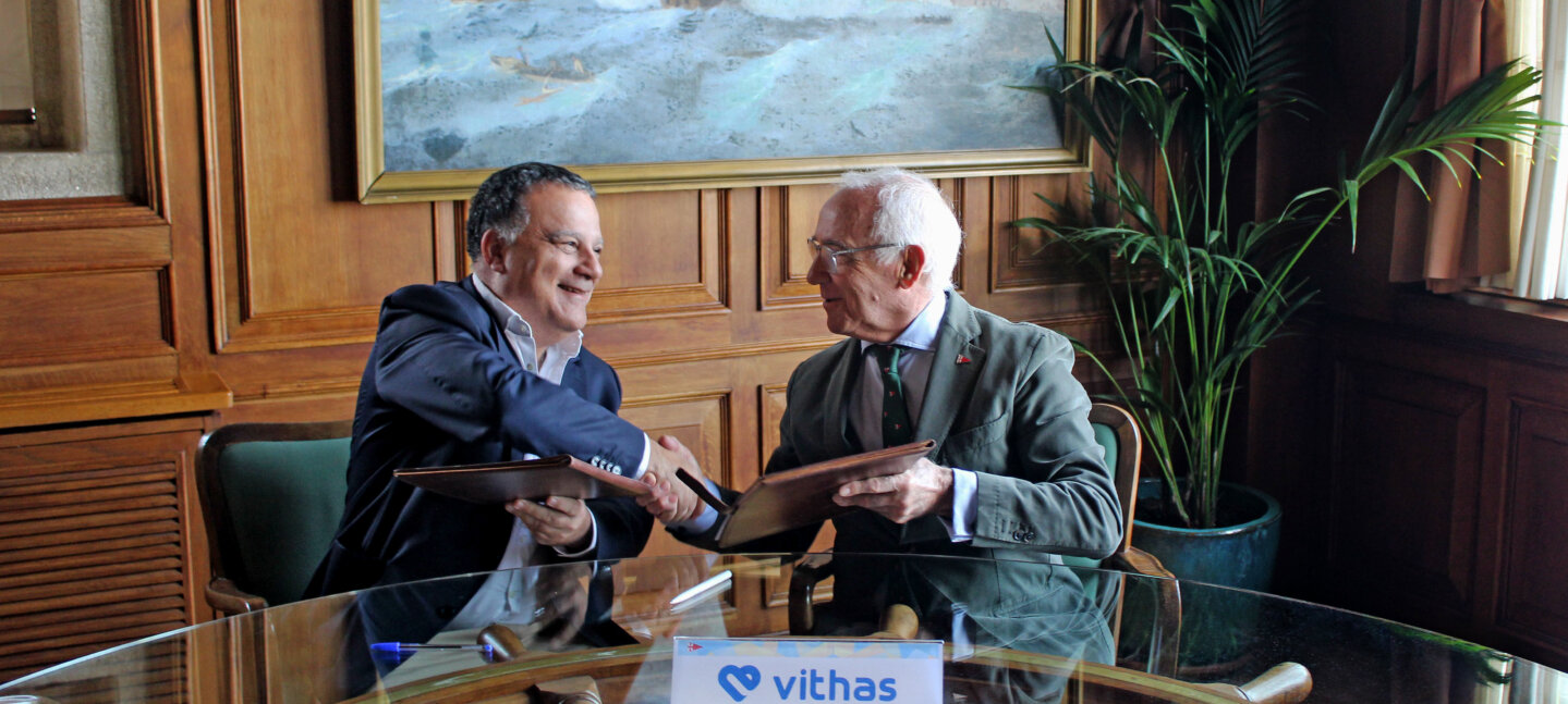 Vithas Vigo realizará chequeos deportivos de alto nivel a regatistas y alumnos de vela del Monte Real Club de Yates de Baiona